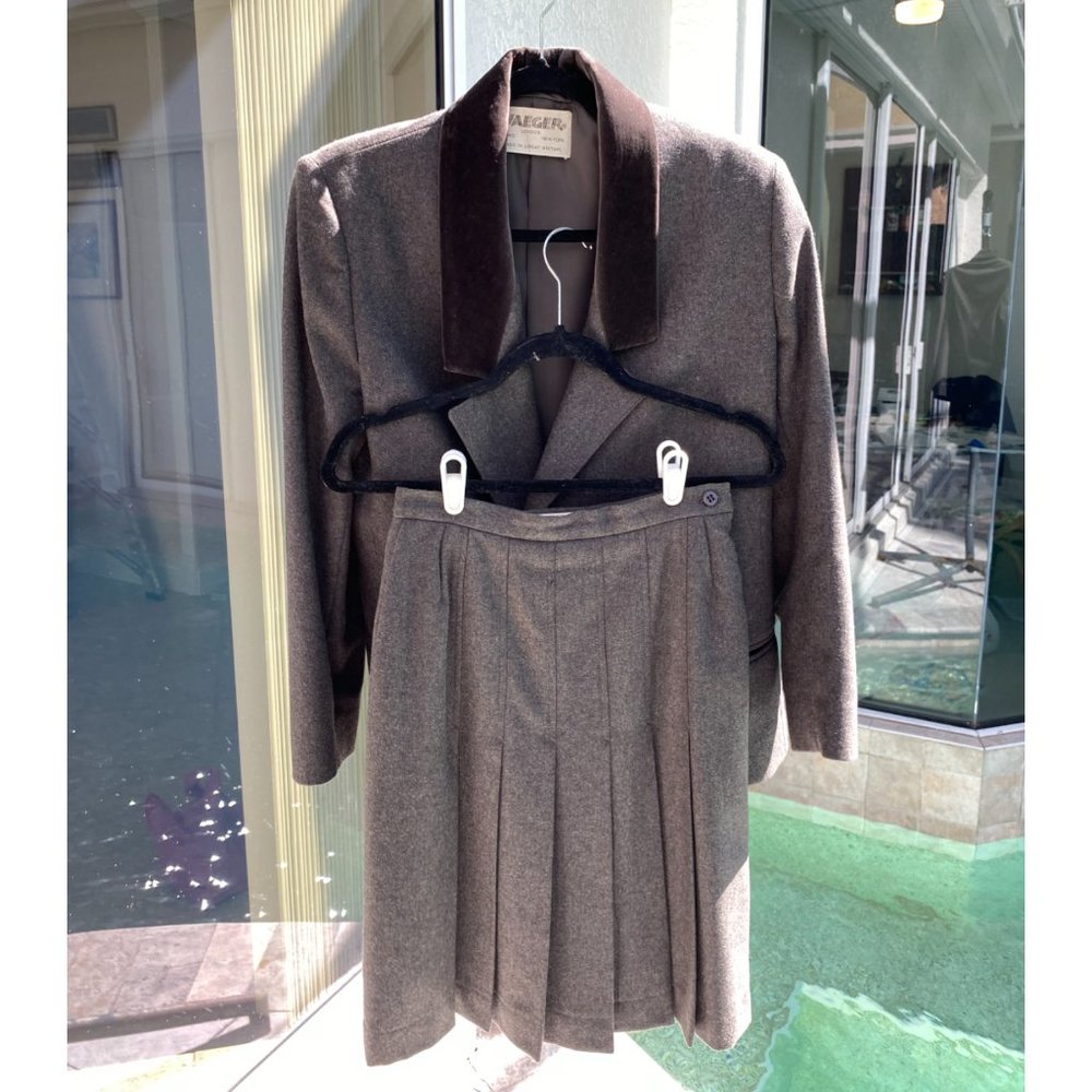 Jaeger London 🇬🇧 Vintage Wool Suit